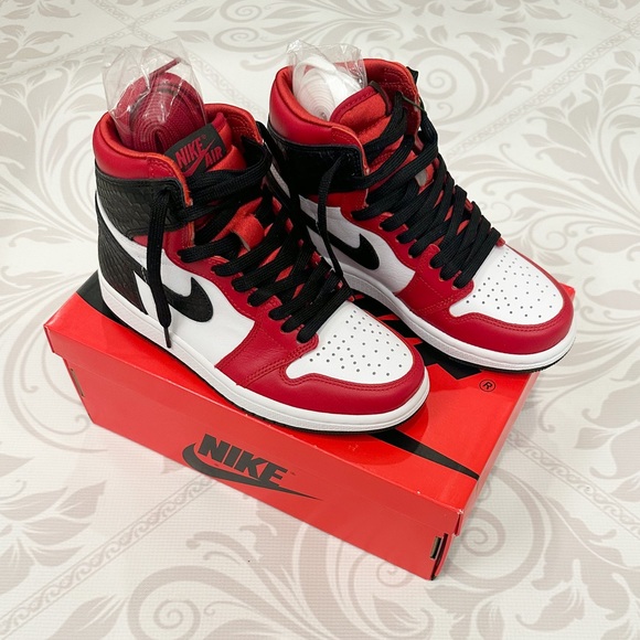 Verified Jordan 1 Retro High Chicago size 5W only 🅿️🅿️ - Picture 11 of 16